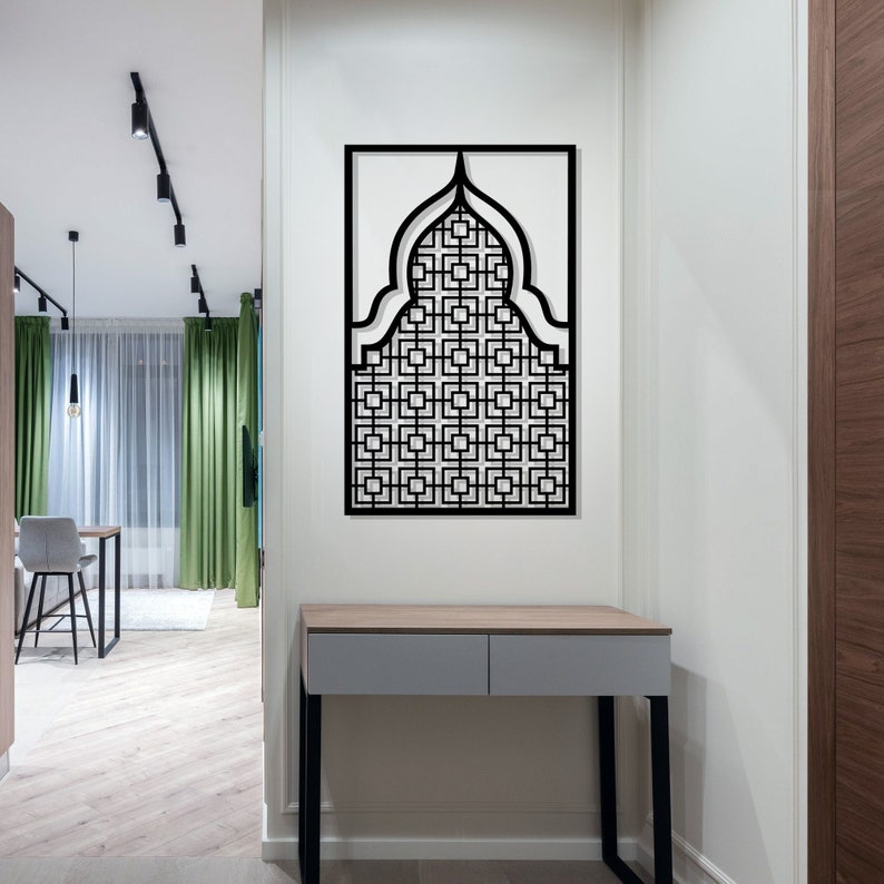 لوحة نافذة بالزخارف الإسلامية