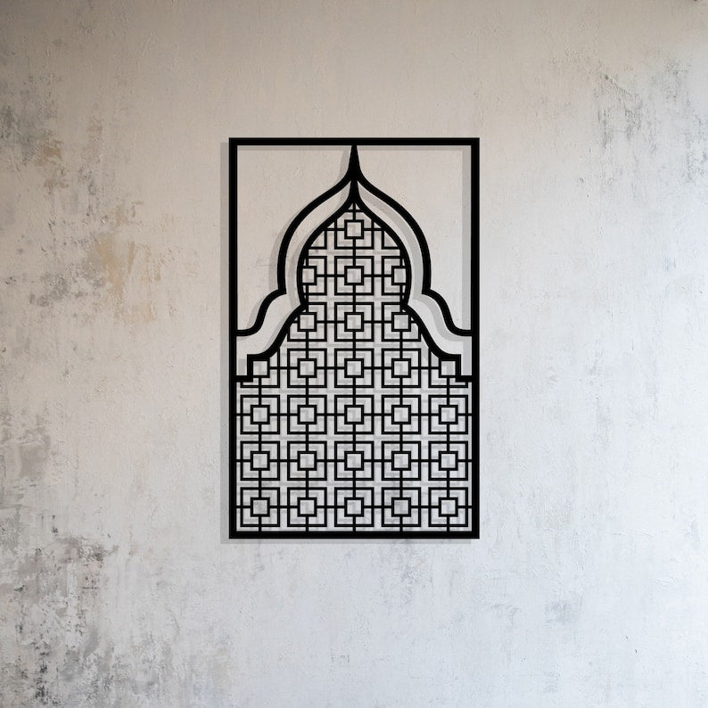 لوحة نافذة بالزخارف الإسلامية