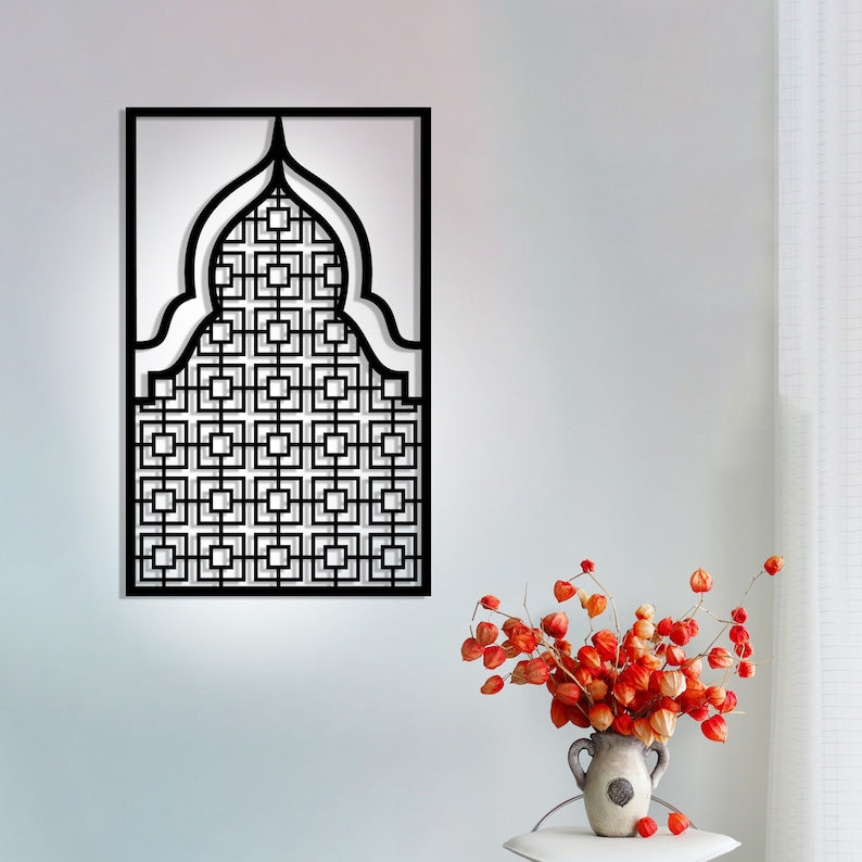 لوحة نافذة بالزخارف الإسلامية