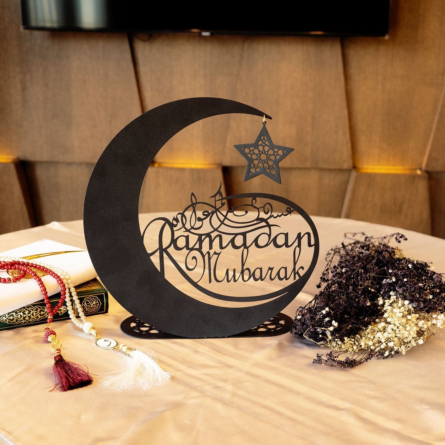 ستاند هلال رمضان مبارك مع نجمة